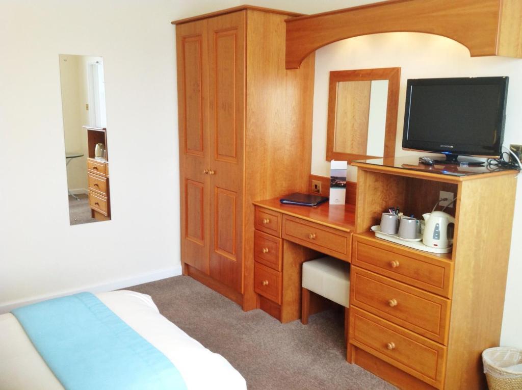 The Windmills Hotel St Brelade Room photo